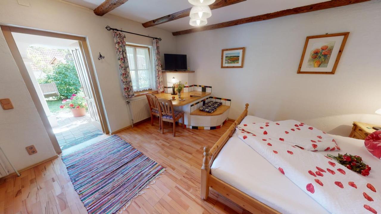 Weingut Bohrn Himmelbett Hotel Herrnbaumgarten ภายนอก รูปภาพ
